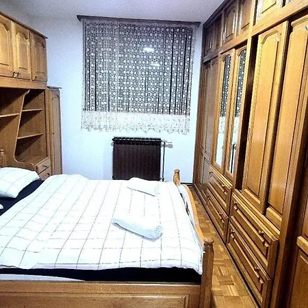 Stan Na Dan Centar Apartment *
